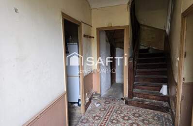 Maison de village avec grange attenante et jardinet - Gros potentiel — photo du bien