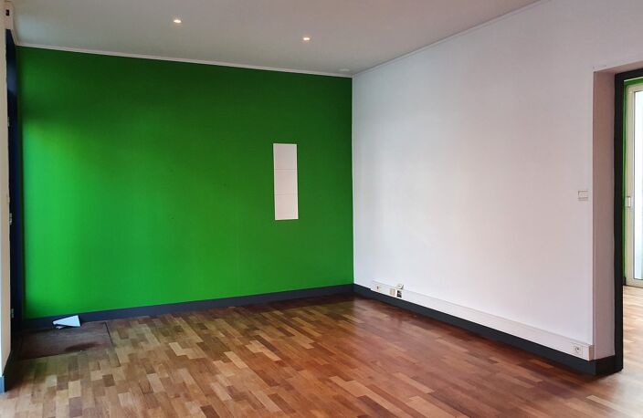 Local commercial — photo 2