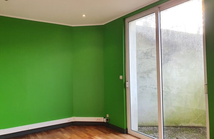 Local commercial — photo 3
