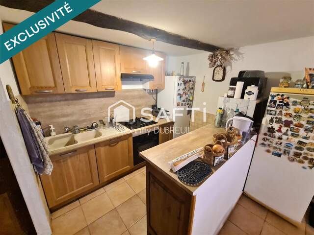 PIGNANS - APPARTEMENT T3 AU REZ-DE-CHAUSSÉE DANS LE CENTRE DU VILLAGE, PROCHE PARKING ET DES COMMODITES — photo du bien