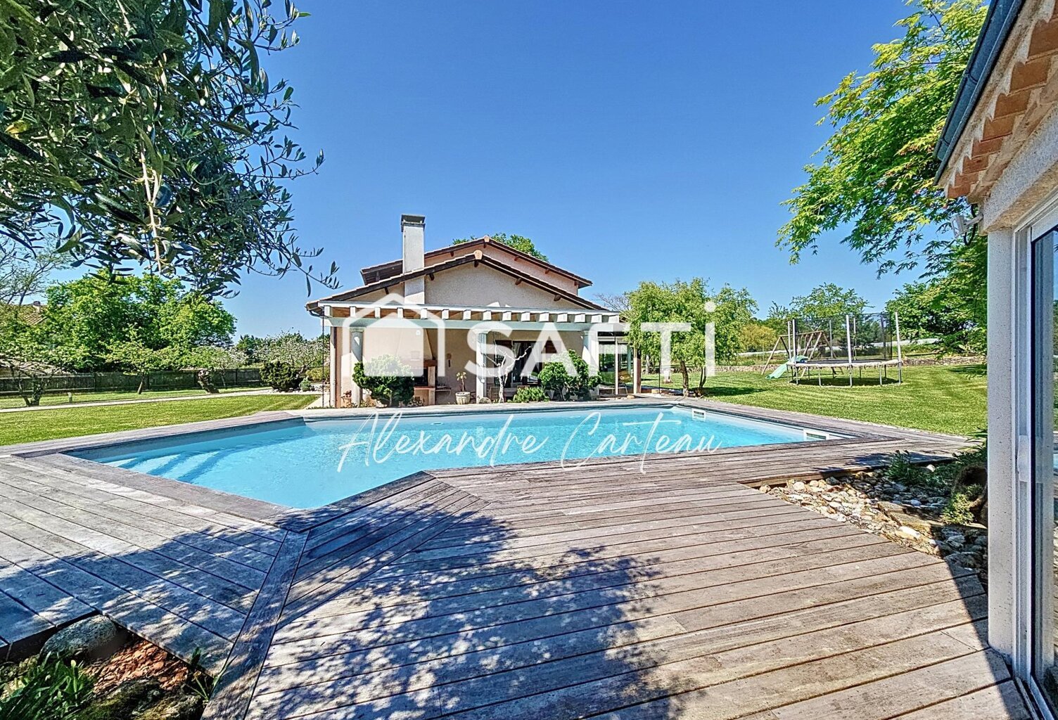 Belle traditionnelle 5 chambres, bureau, garage, piscine — photo 1