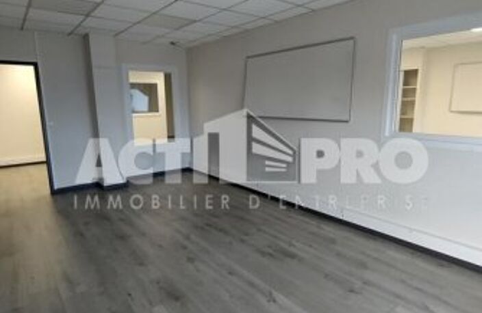 Bureaux à louer — photo 3