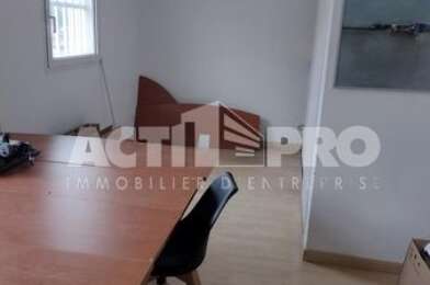 Bureau  1250 €