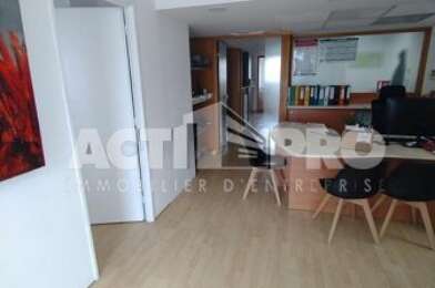 Bureau  1250 €