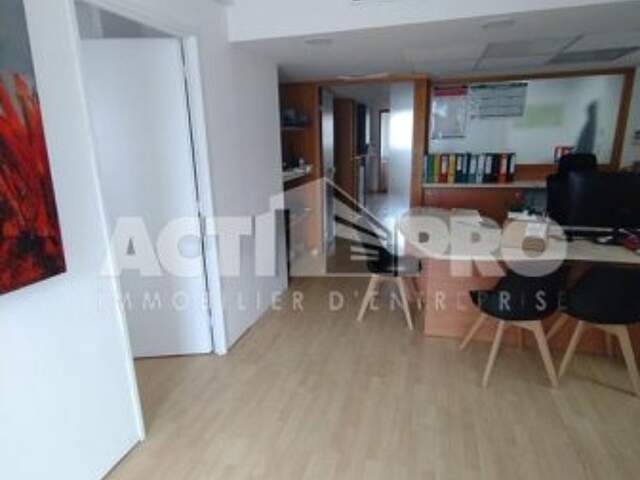 Bureaux à louer — photo du bien