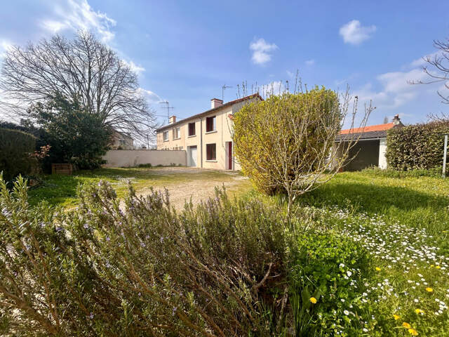 MAISON TYPE 4 - SAINT BENOIT — photo du bien