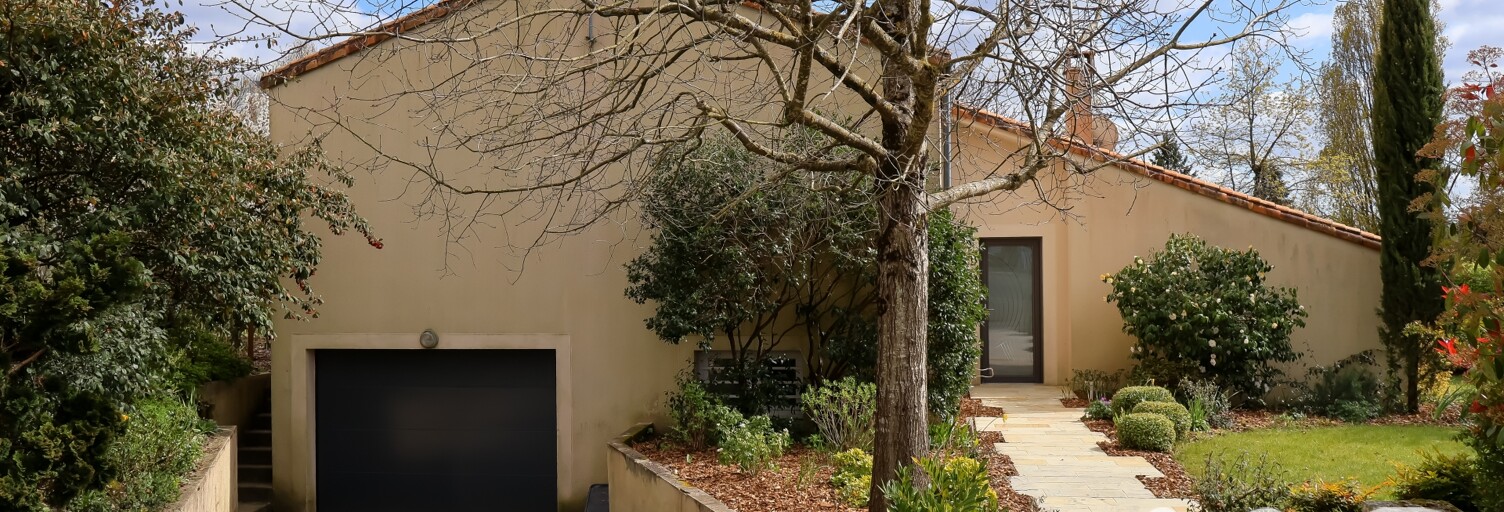 Maison 6 Pièces 131 m² à vendre à Les Herbiers (85500)