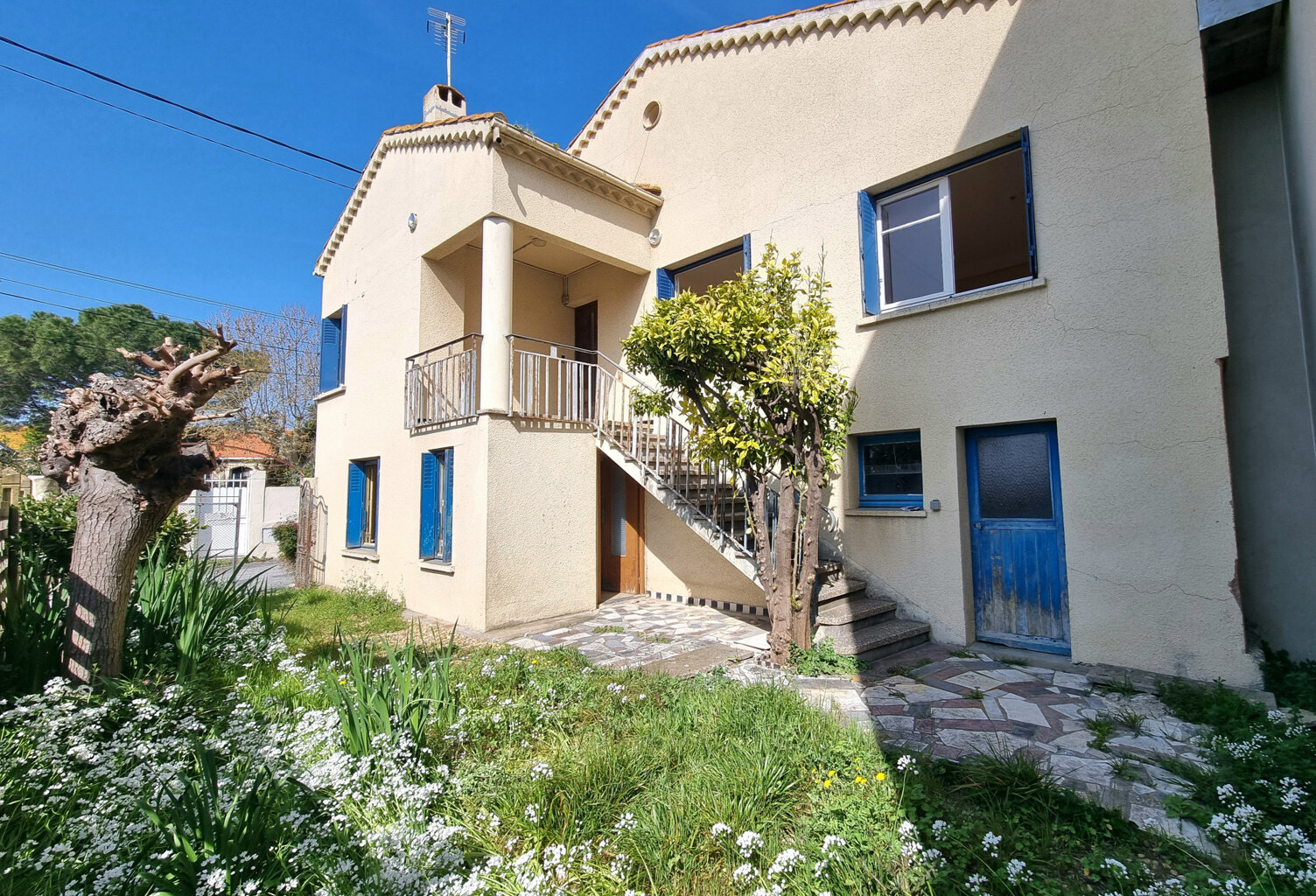 Maison 5 pièces - jardin et garage - OUVEILLAN — photo 1