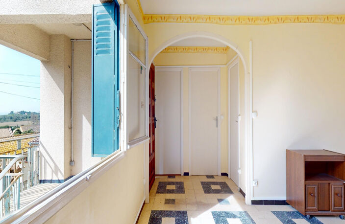 Maison 5 pièces - jardin et garage - OUVEILLAN — photo 3