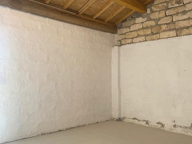 Box d'environ 42m2 aux Garrigues — photo 3