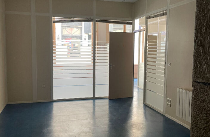 Bureaux /local / commerce St Etienne 170 m2 + 2 pl parking — photo 4