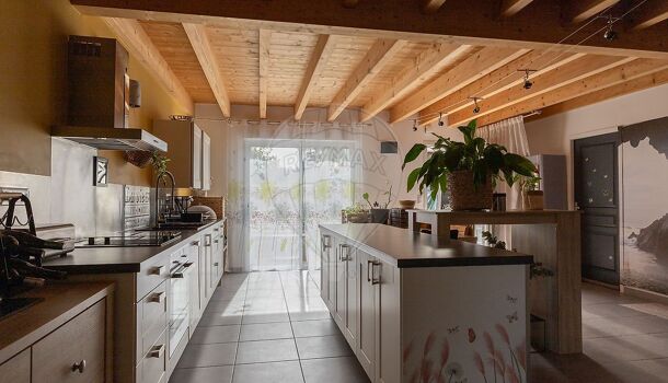 Villa / Maison 5 pièces  à vendre Saint-Romain-de-Benet 17600