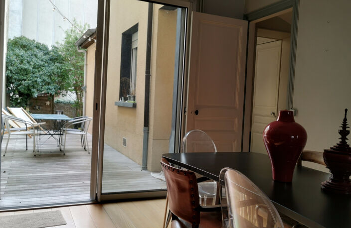 À Reims à 10mn à pied de la gare centre et du centre ville , maison familiale avec extérieur — photo 4