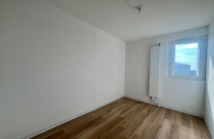 E3032C102L Rare à la vente T5 de 100m² au 4ième et dernier étage sans ascenseur lumineux entièrement rénové aix ouest proche commodités — photo 3