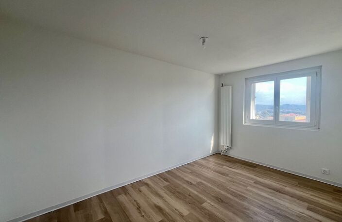 E3032C102L Rare à la vente T5 de 100m² au 4ième et dernier étage sans ascenseur lumineux entièrement rénové aix ouest proche commodités — photo 5