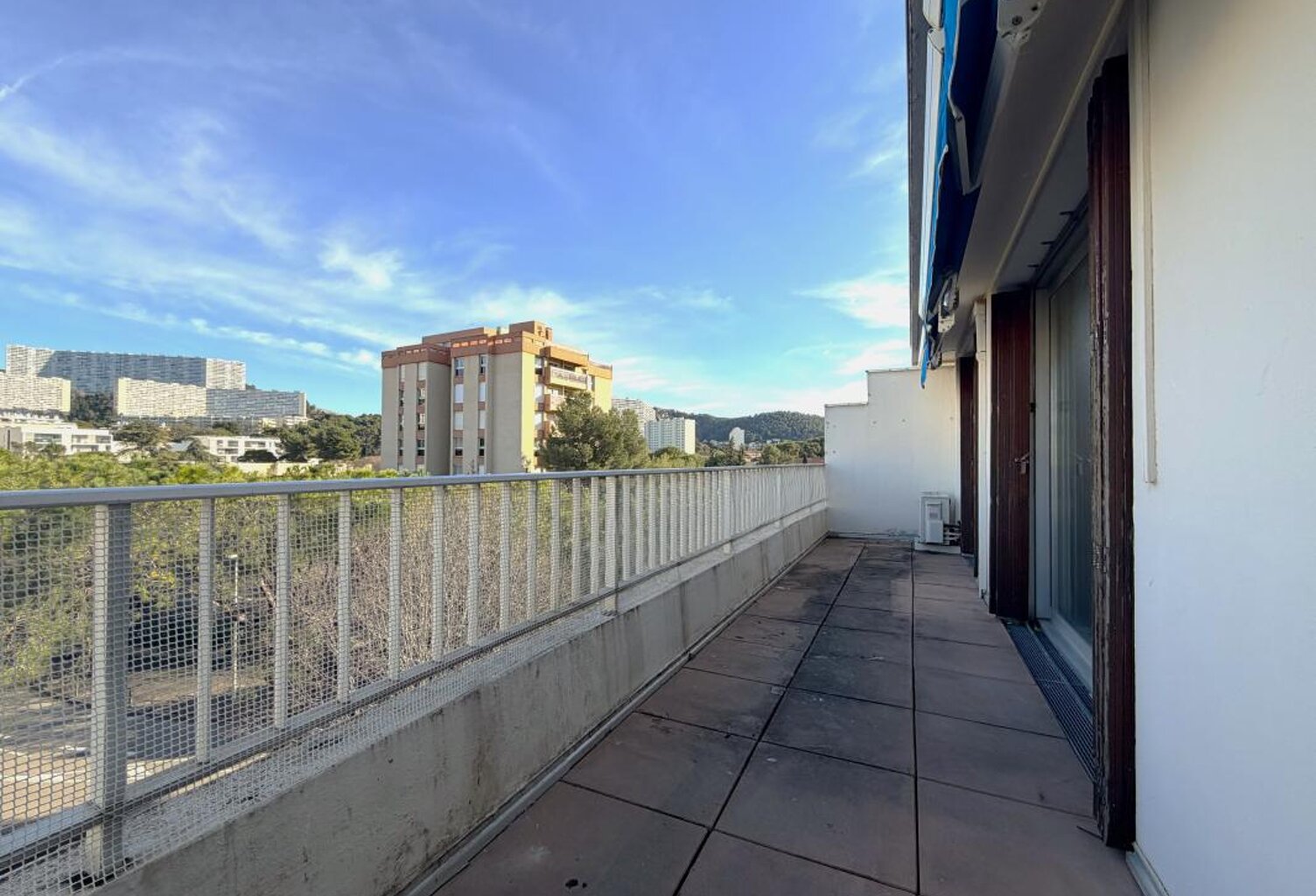 Appartement T2 de 52.24m² en dernier étage - Secteur Cabot/Allée des Pins — photo 1