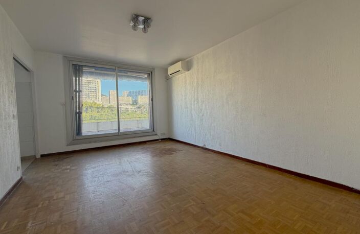 Appartement T2 de 52.24m² en dernier étage - Secteur Cabot/Allée des Pins — photo 2