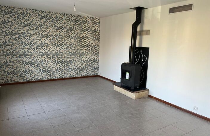 Maison lumineuse et bien entretenue de 3 chambres sur entresol  aménageable à RIBERAC (24) — photo 3