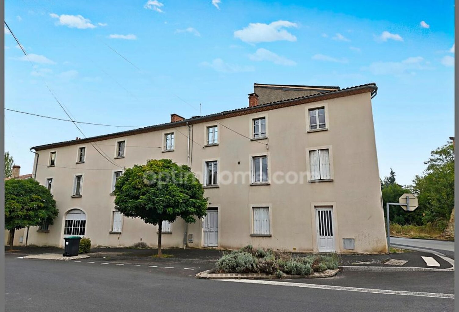 *** EXCLUSIVITE *** IMMEUBLE DE RAPPORT + HABITATION INDEPENDANTE + DEPENDANCES + EXTERIEUR *** BILLOM 63160 *** — photo 1