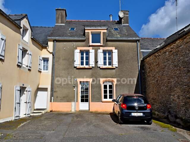 Maison à vendre 6 pièces, 5 chambres, un garage, centre SAINT CONGARD (56) — photo du bien