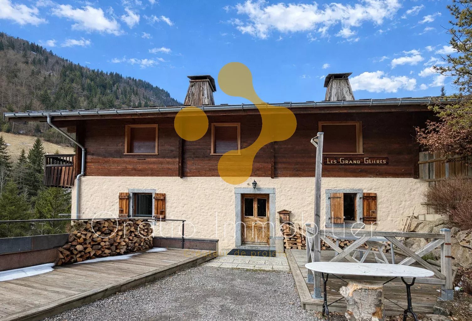 Appartement de charme de 124 m² dans chalet – Vue dégagée garage — photo 1