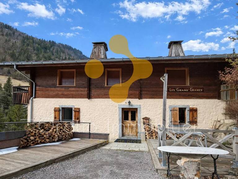 Appartement de charme de 124 m² dans chalet – Vue dégagée garage — photo 1