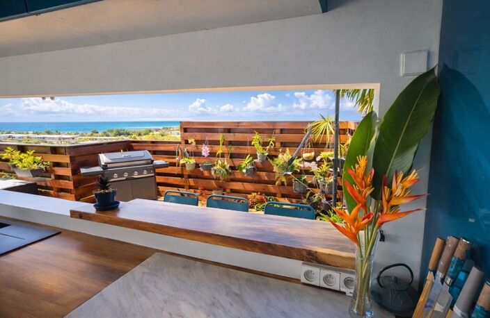 A VENDRE - PROPRIÉTÉ CONFIDENTIELLE – VILLA CONTEMPORAINE – VUE MER ABSOLUE – PRESTATIONS SIGNATURE - SAINT FRANCOIS — photo 2