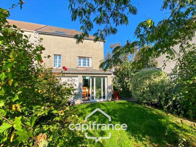 Maison Briarde de 256 m2 avec cachet et travaux – 7 chambres - Jardin — photo du bien