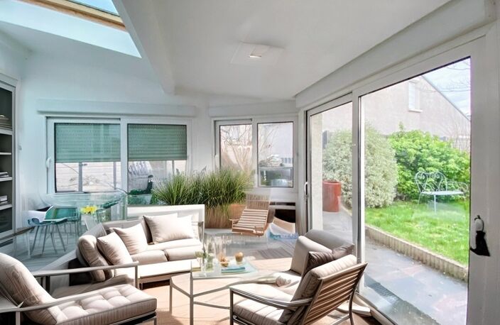 Maison Briarde de 256 m2 avec cachet et travaux – 7 chambres - Jardin — photo 2
