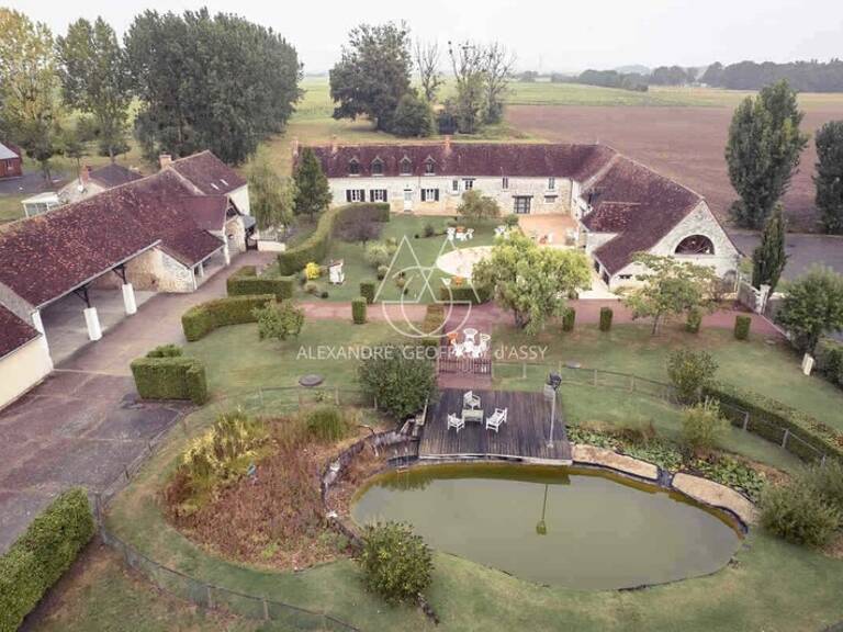 Ferme du 17eme sur 4,2ha à Sainte Maure de Touraine: Mariage/Evènementiel: Opportunité d'investissement unique! — photo 1