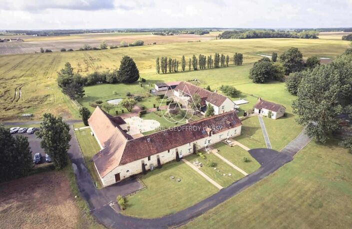 Ferme du 17eme sur 4,2ha à Sainte Maure de Touraine: Mariage/Evènementiel: Opportunité d'investissement unique! — photo 2