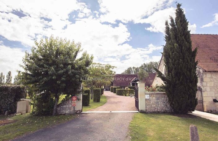 Ferme du 17eme sur 4,2ha à Sainte Maure de Touraine: Mariage/Evènementiel: Opportunité d'investissement unique! — photo 3