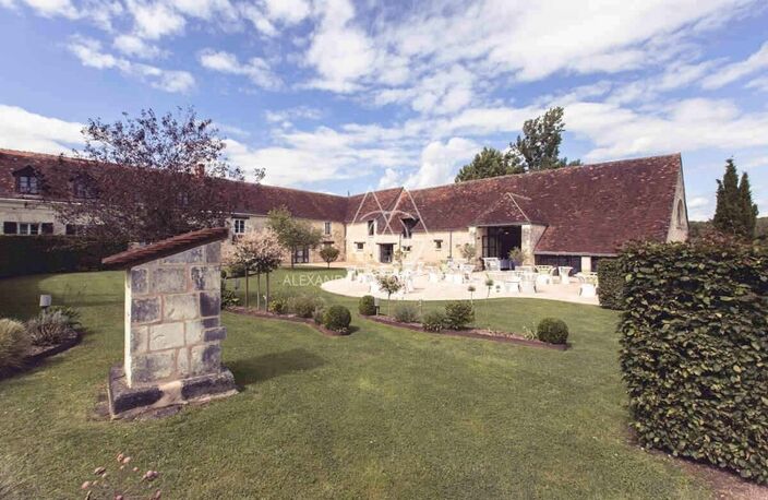 Ferme du 17eme sur 4,2ha à Sainte Maure de Touraine: Mariage/Evènementiel: Opportunité d'investissement unique! — photo 5