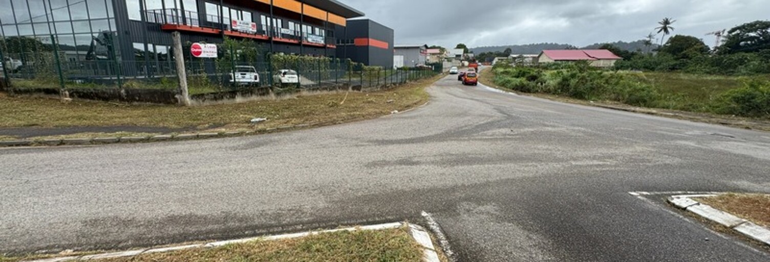 Commerce  340 m² à louer à Matoury (97351)