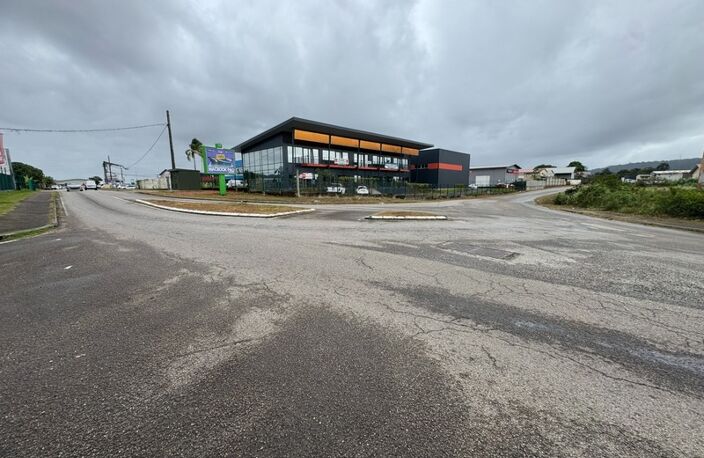 Magnifique surface commerciale de 340 m2 à louer Sortie de Cayenne — photo 5