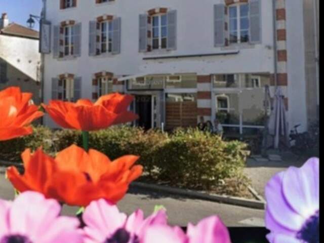 IMMEUBLE à vendre secteur NEUFCHATEAU (88) avec 1 LOCAL (bar-restaurant) + 1 APPARTEMENT T4 — photo du bien