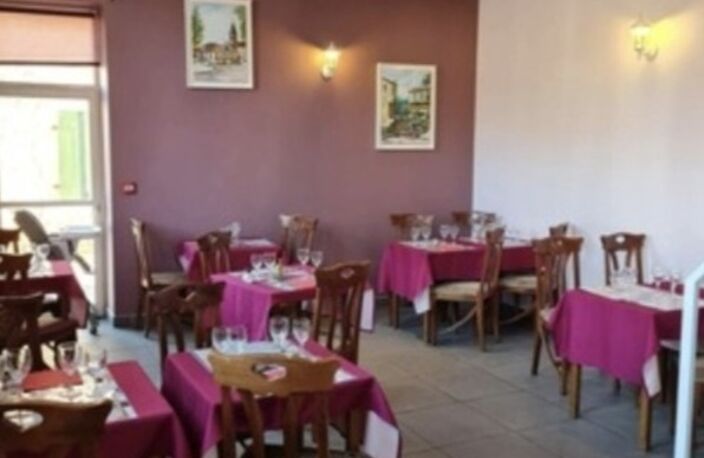 IMMEUBLE à vendre secteur NEUFCHATEAU (88) avec 1 LOCAL (bar-restaurant) + 1 APPARTEMENT T4 — photo 4