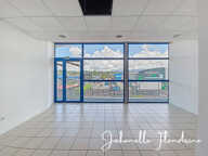 Local à louer, 1er étage avec ascenseur, 82 m², Immeuble Omale, Colin Petit-Bourg — photo 3
