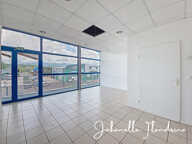 Local à louer, 1er étage avec ascenseur, 82 m², Immeuble Omale, Colin Petit-Bourg — photo 4