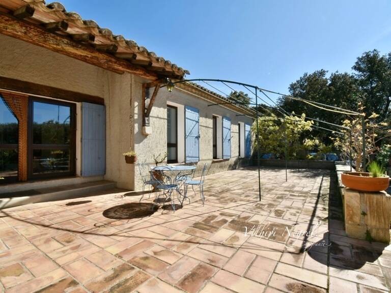 Maison de plain-pied, 4 chambres à vendre AUREILLE (13) — photo 1
