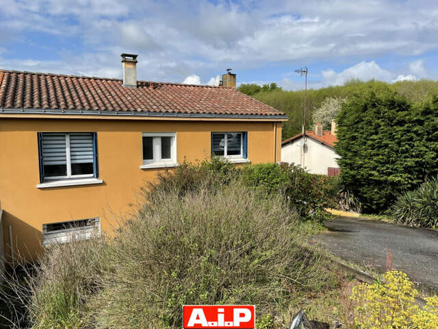 POUZAUGES — photo du bien
