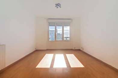 Appartement 3 pièces 740 €