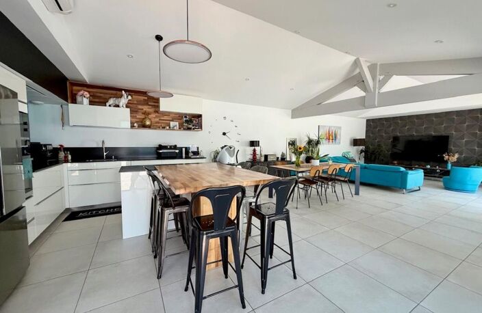 Maison À Vendre / Villa T5 / piscine — photo 2