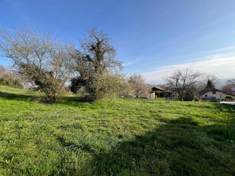 Terrain constructible À Vendre - 74150 — photo 1