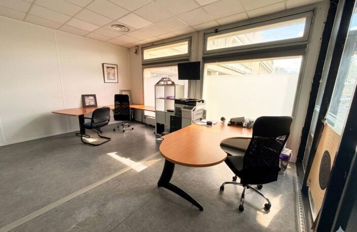 Bureau À Vendre — photo 2