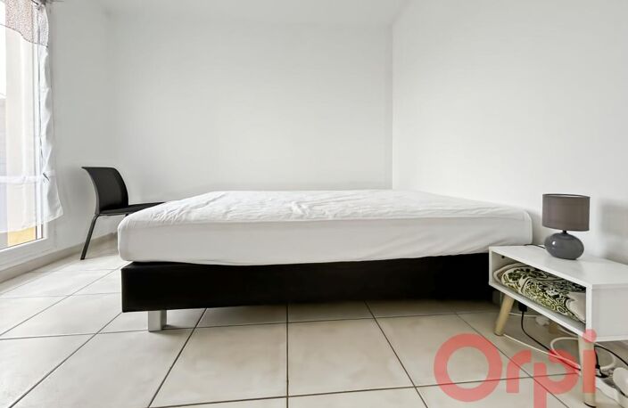 À Vendre : T3 dans une résidence avec piscine — photo 4