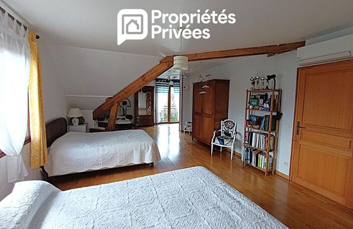 Dans le Dépt 25, proche RECOLOGNE : Belle maison familiale de 193 m2 habitables avec sous-sol complet semi-enterré. Vue panoramique. Terrain piscinable — photo 3