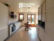 Dans le Dépt 25, proche RECOLOGNE : Belle maison familiale de 193 m2 habitables avec sous-sol complet semi-enterré. Vue panoramique. Terrain piscinable — photo 4