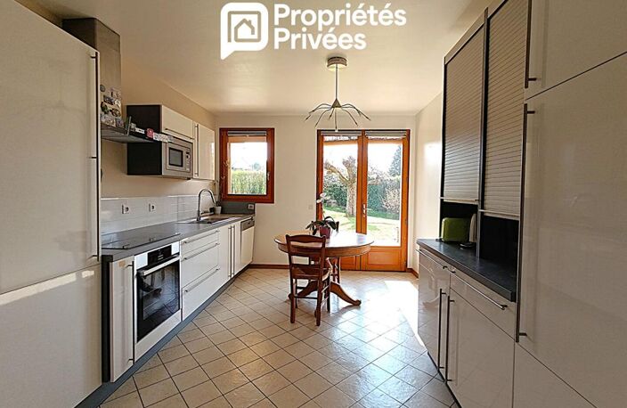 Dans le Dépt 25, proche RECOLOGNE : Belle maison familiale de 193 m2 habitables avec sous-sol complet semi-enterré. Vue panoramique. Terrain piscinable — photo 4