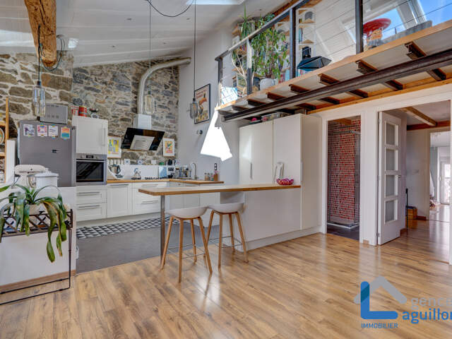 Appartement de type T4/T5 de 126m2 dernier étage coeur du ce — photo du bien